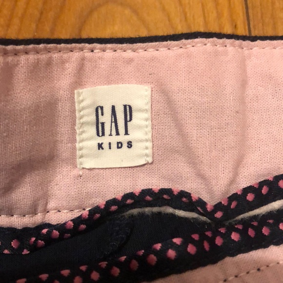 Navy blue kilt  (uniform) gap girls.  Brand new - Picture 3 of 3